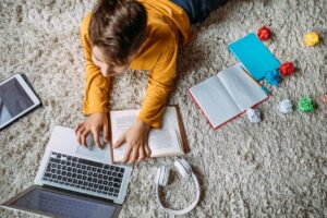 copil-scoala-online