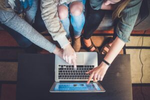 Invaţă online, învaţă pentru tine!